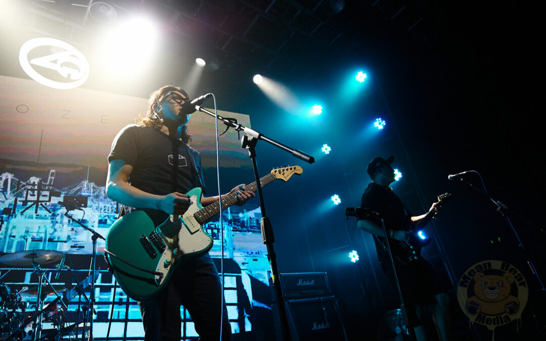 冷冻街乐队 playing at Ola Livehouse in Nanjing China 2019