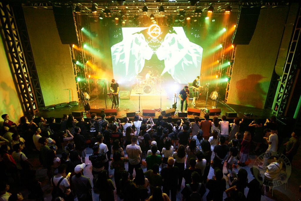 NDF_6254-682x1024 冷冻街乐队 playing at Ola Livehouse in Nanjing China 2019