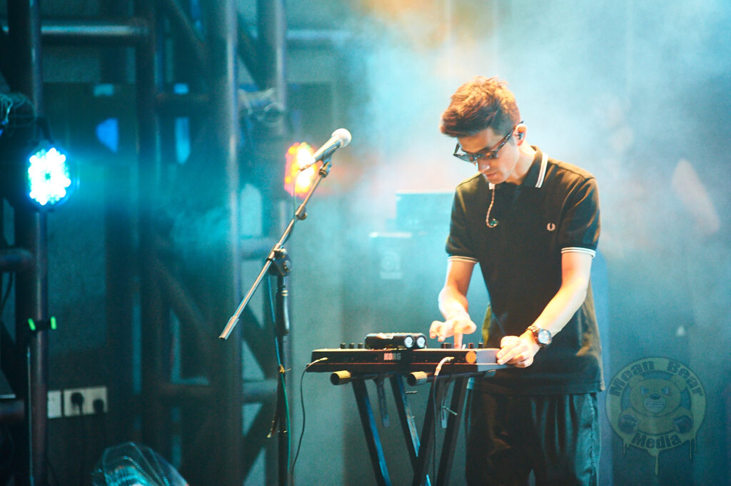 NDF_6254-682x1024 冷冻街乐队 playing at Ola Livehouse in Nanjing China 2019