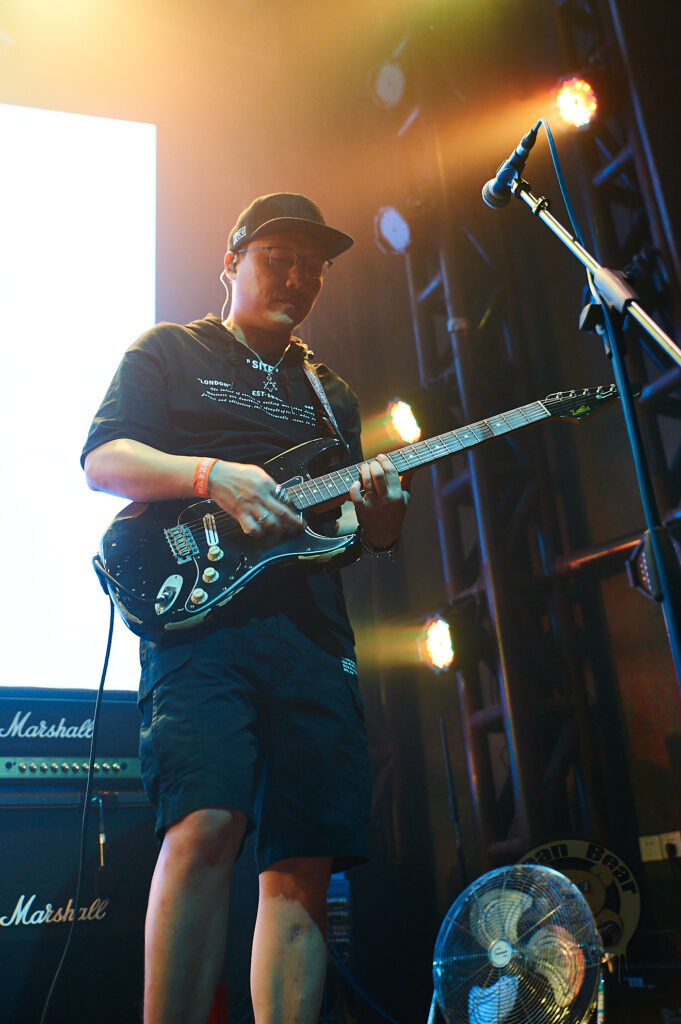 NDF_6254-682x1024 冷冻街乐队 playing at Ola Livehouse in Nanjing China 2019