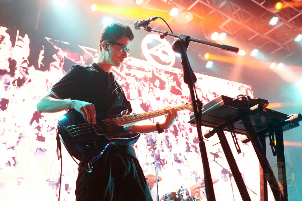 NDF_6254-682x1024 冷冻街乐队 playing at Ola Livehouse in Nanjing China 2019