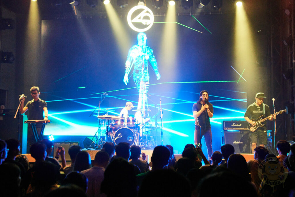 NDF_6254-682x1024 冷冻街乐队 playing at Ola Livehouse in Nanjing China 2019