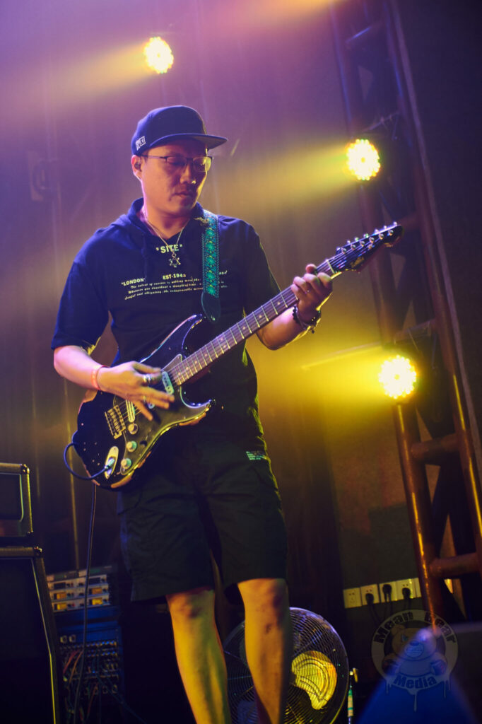 NDF_6254-682x1024 冷冻街乐队 playing at Ola Livehouse in Nanjing China 2019