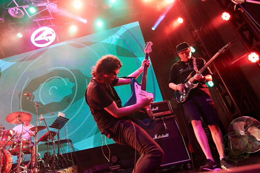 NDF_6254-682x1024 冷冻街乐队 playing at Ola Livehouse in Nanjing China 2019