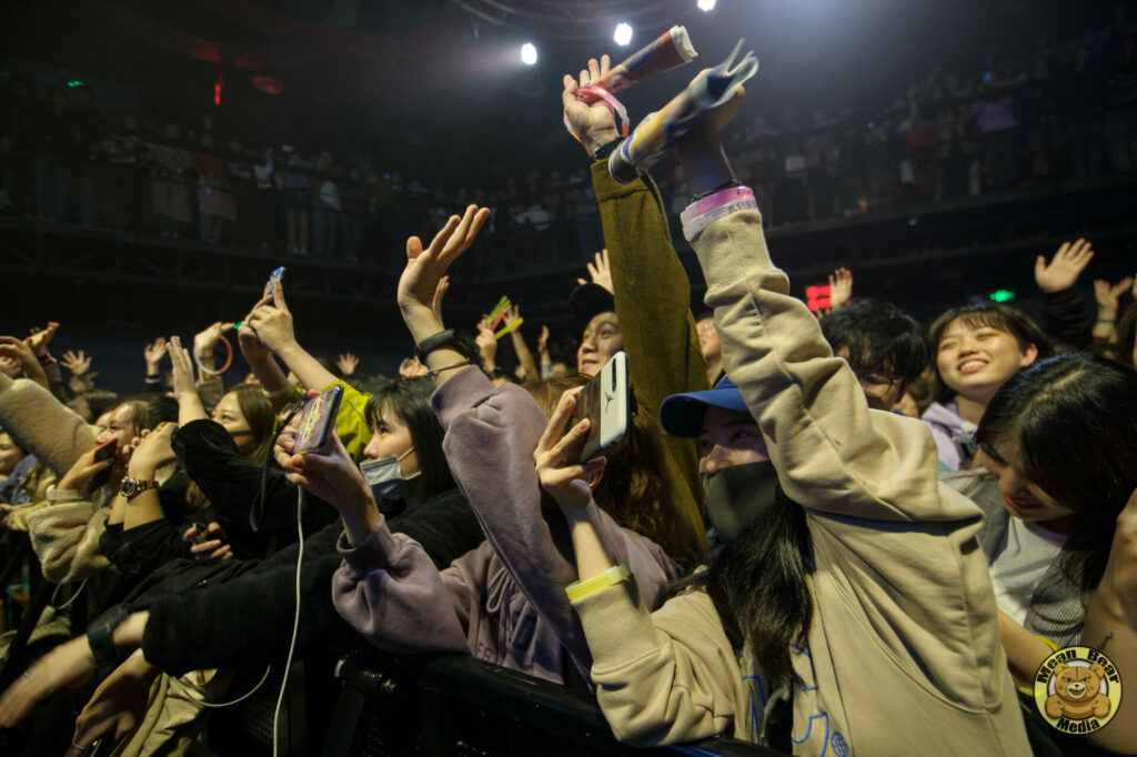 DSC_5947-683x1024 余佳运 playing in Ola Livehouse in Nanjing China 2019