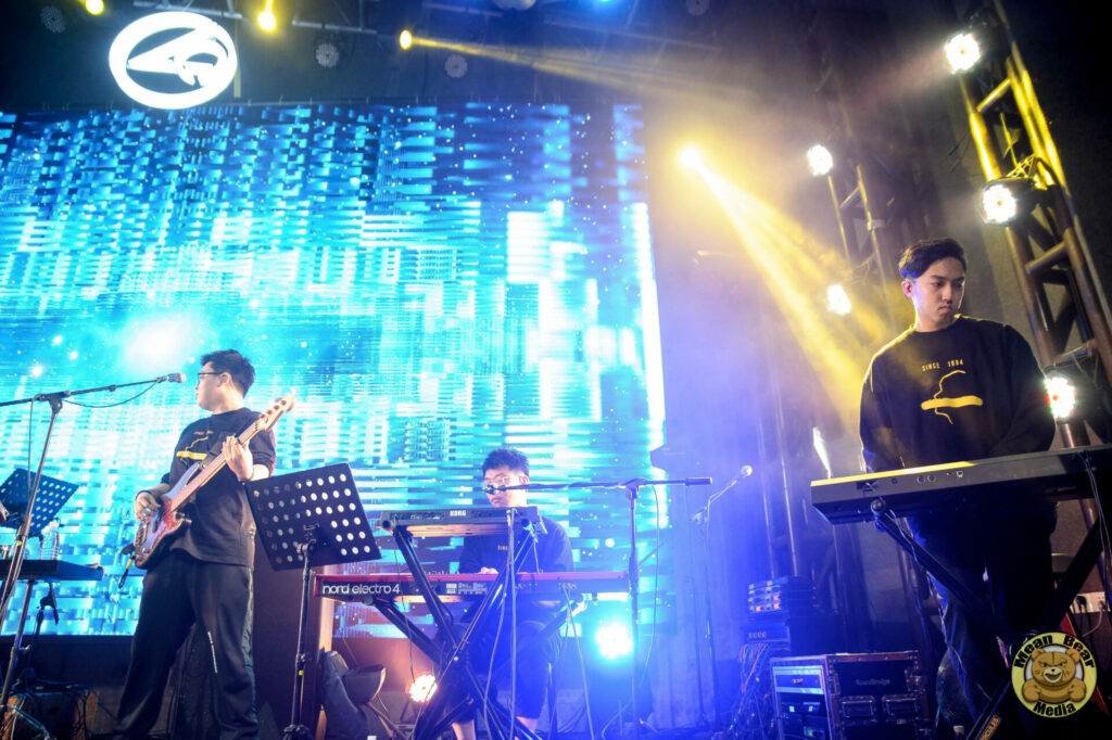 DSC_5947-683x1024 余佳运 playing in Ola Livehouse in Nanjing China 2019