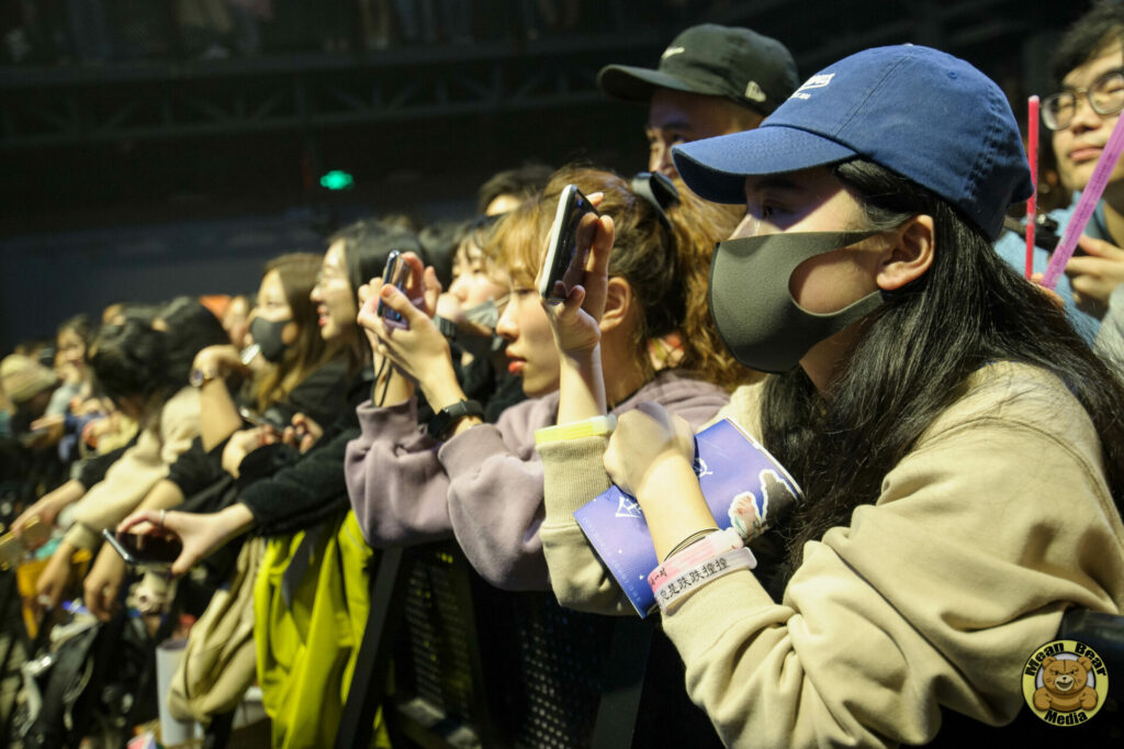 DSC_5947-683x1024 余佳运 playing in Ola Livehouse in Nanjing China 2019