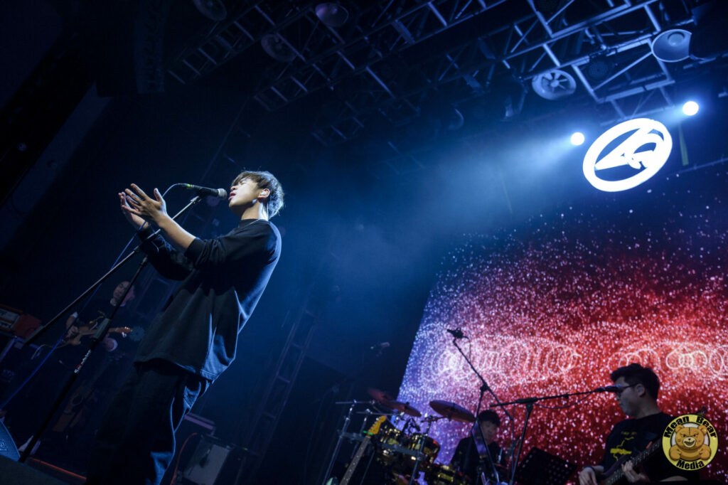 DSC_5947-683x1024 余佳运 playing in Ola Livehouse in Nanjing China 2019