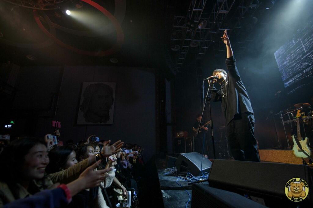 DSC_5947-683x1024 余佳运 playing in Ola Livehouse in Nanjing China 2019
