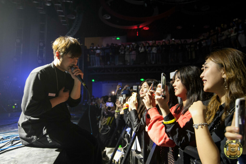 DSC_5947-683x1024 余佳运 playing in Ola Livehouse in Nanjing China 2019