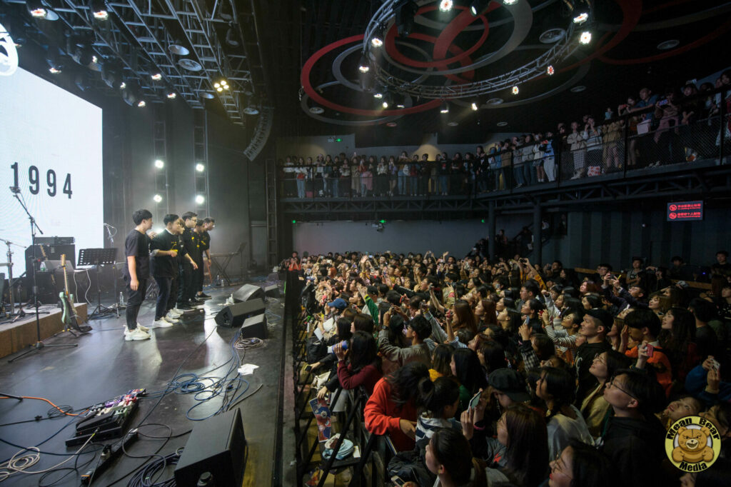 DSC_5947-683x1024 余佳运 playing in Ola Livehouse in Nanjing China 2019