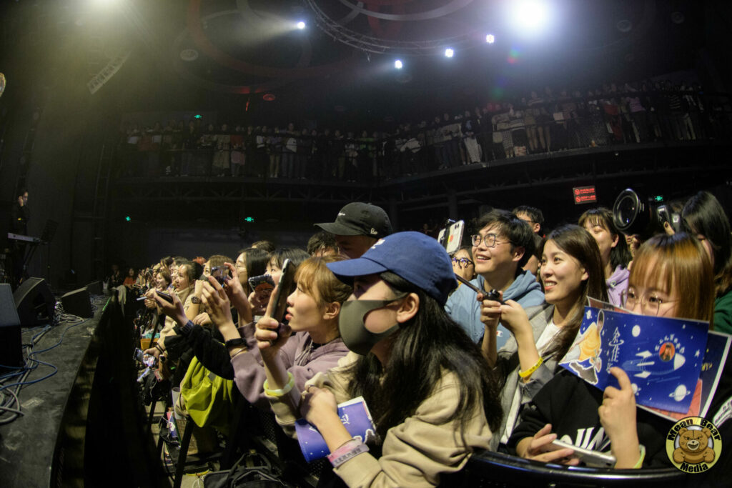 DSC_5947-683x1024 余佳运 playing in Ola Livehouse in Nanjing China 2019